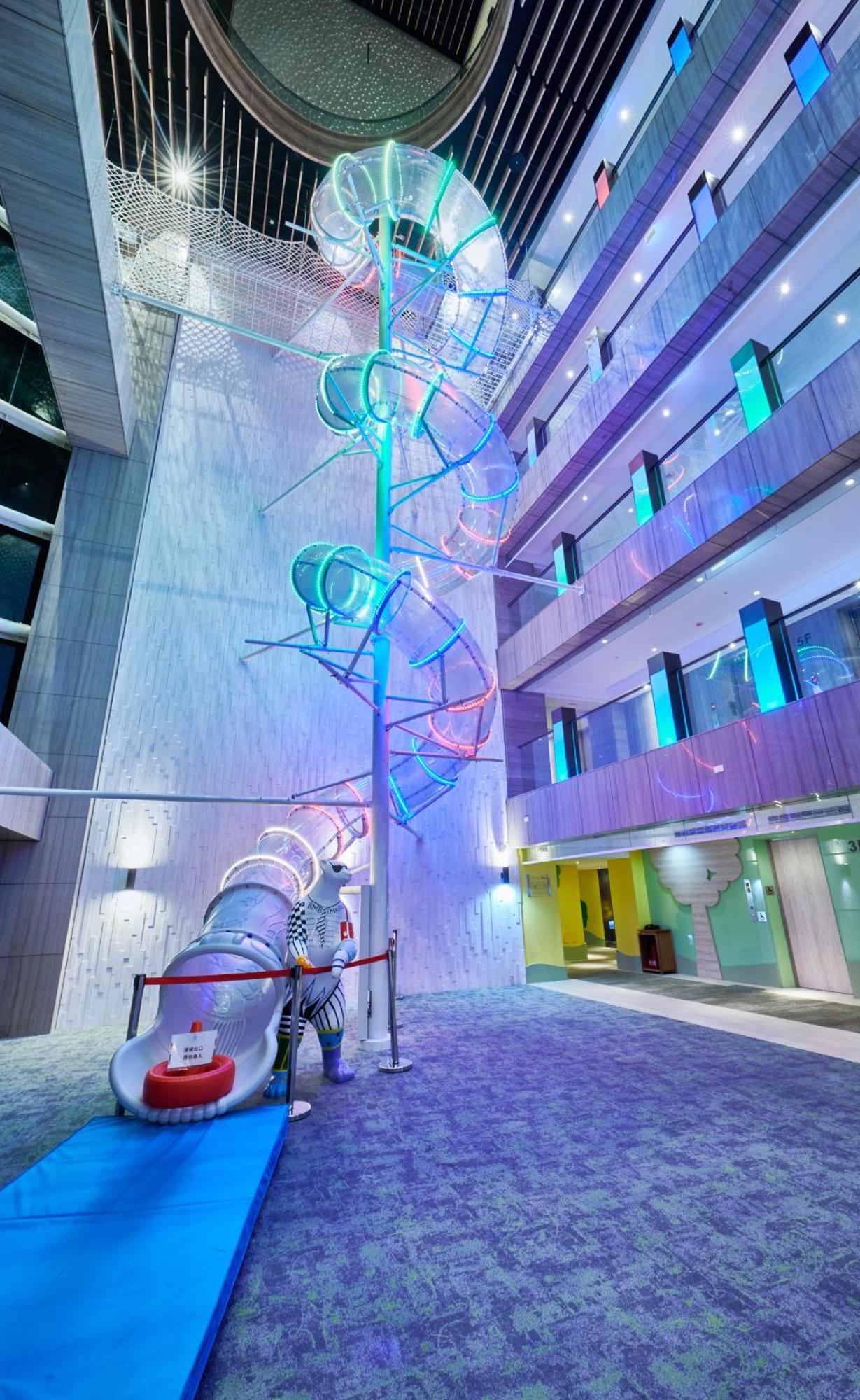 Grand Bay Resort Hotel Heng-ch'un Екстериор снимка The Helix, the main staircase at the National University of Ireland, Galway
