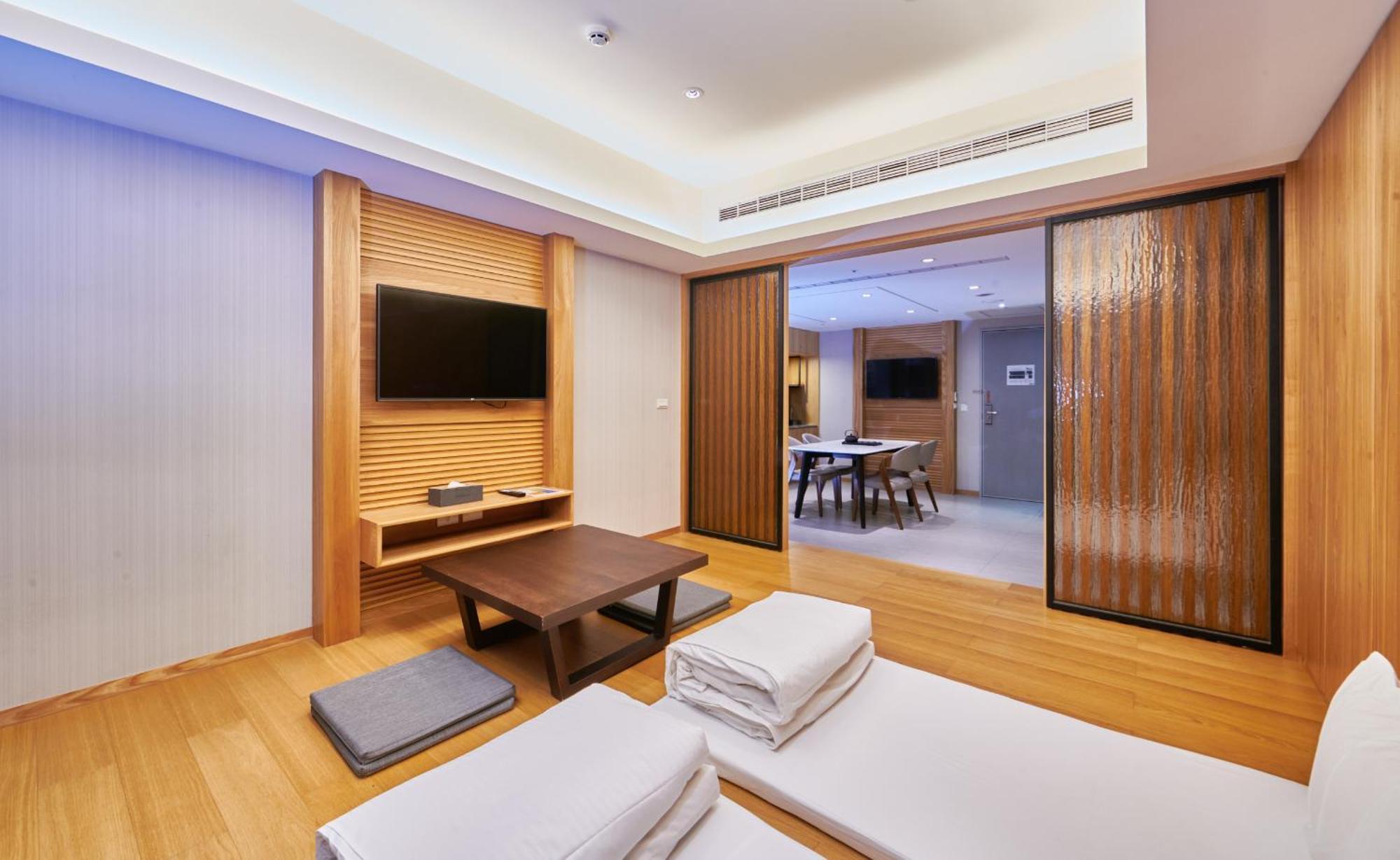 Grand Bay Resort Hotel Heng-ch'un Екстериор снимка A suite at the hotel